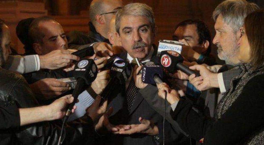 Seg�n An�bal Fern�ndez, Massa acord� ir como gobernador en una lista de Macri