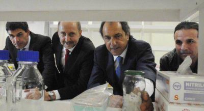 Perotti crece en las encuestas y ya empez� a preocupar a Del Sel y Lifschitz
