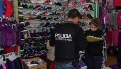 Allanan �Chacarita Center�: doce detenidos por mercader�a ilegal