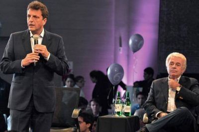 Massa se reuni� con De la Sota y pidi� que �se queden tranquilos porque no baja su candidatura�