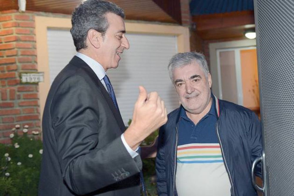 Randazzo visit� a Das Neves, quien afirm�: �La primaria del FpV ser� muy grande� y �lo importante de Florencio es su historia�