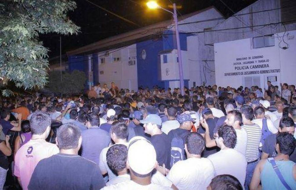 Acuartelamiento policial: declaran la competencia federal