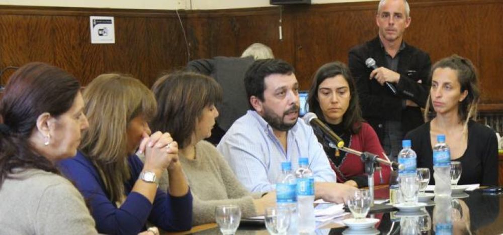 Se realiz� la jornada informativa sobre construcci�n en tierra cruda en el HCD