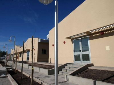El hospital que inaugur� Cristina todav�a no atiende