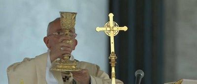 El papa insta a los cristianos a 