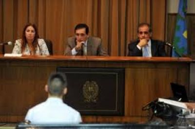Juicio en Quilmes: Piden perpetua a ex polic�a que mat� en Bernal a prestamista y dos amigos