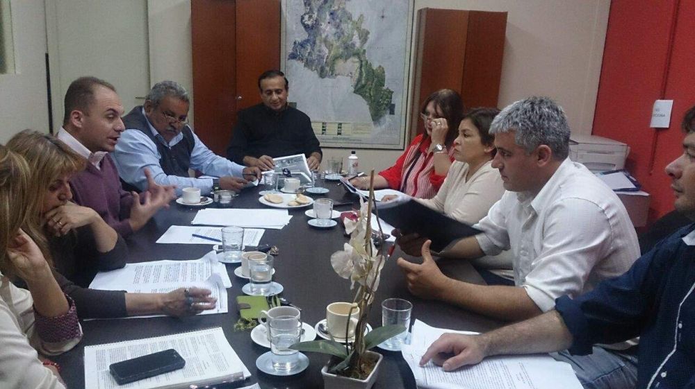 La paritaria docente se reuni� en el CAPE