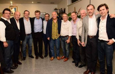 Cariglino comenz� a tejer el armado peronista en respaldo a Mauricio Macri