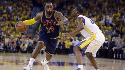 NBA: LeBron James no pudo evitar la ca�da de Cleveland ante Golden State en la primera final