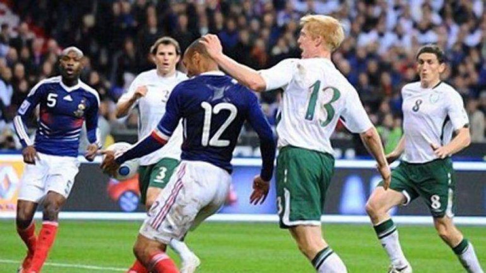 FIFA soborn� a Irlanda a cambio de silencio tras la mano de Henry
