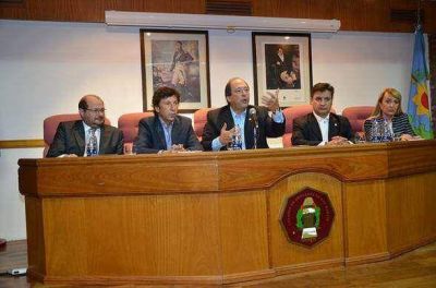  Posse y Sanz disertaron sobre pol�ticas p�blicas