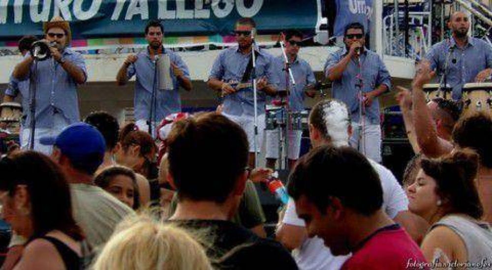 Noche de cumbia en Temperley