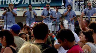 Noche de cumbia en Temperley