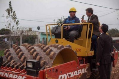 Pulti recorri� las obras del nuevo Centro de Salud de 24 horas de Bat�n 