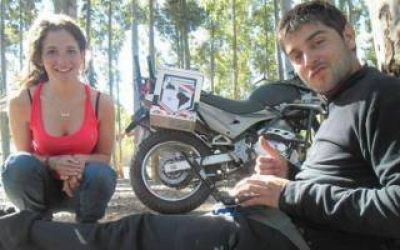 Pareja de Santa Teresita recorr�a Am�rica y choc� en Ecuador: Est�n graves