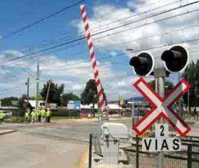 Corte de paso a nivel de Av. Falc�n