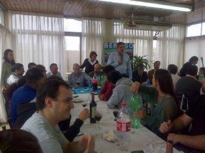 Slezack se baj� de la candidatura