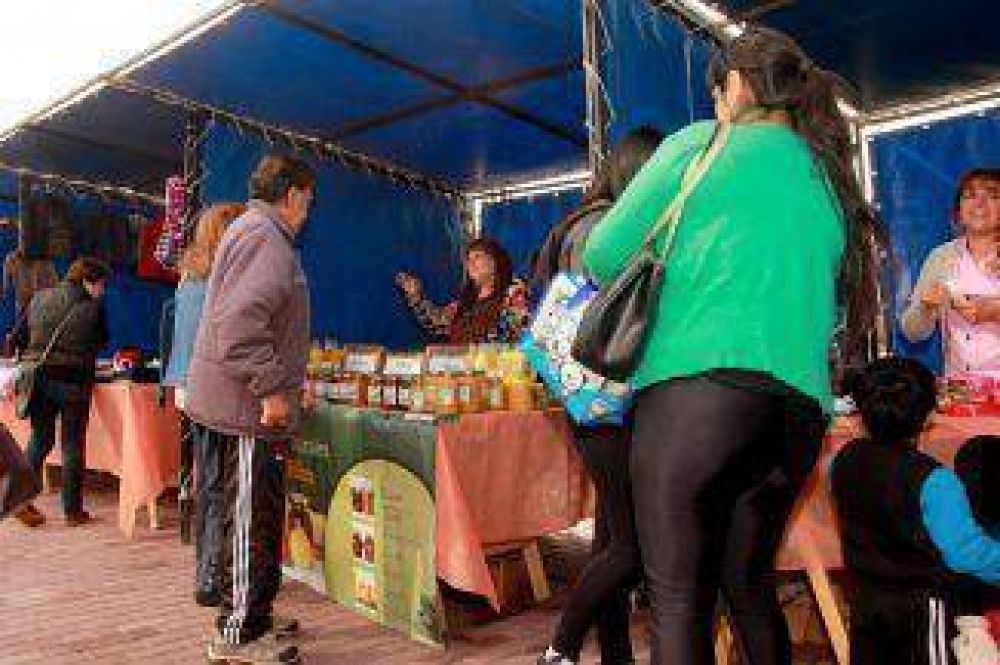 Primera muestra de emprendedores locales en Berazategui