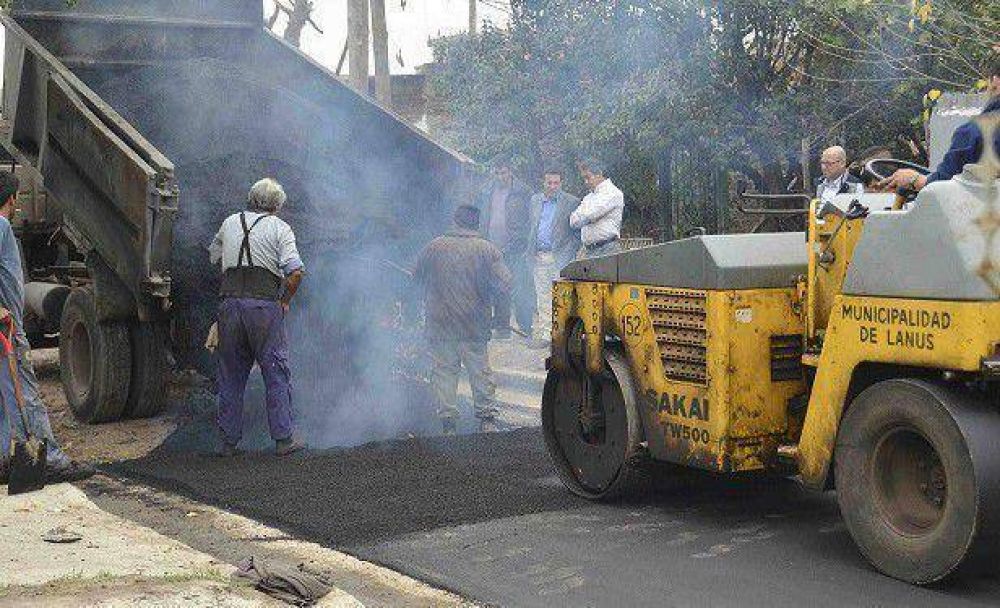 EL JEFE COMUNAL SUPERVIS� OBRAS DE PAVIMENTACI�N EN REMEDIOS DE ESCALADA