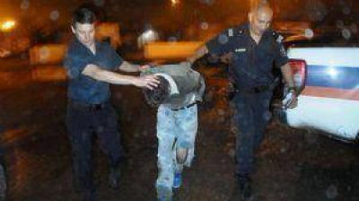 Rob� en un comercio y fue aprehendido