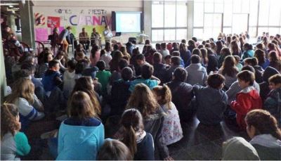 Se brind una charla sobre tabaquismo a estudiantes secundarios