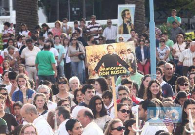 Una multitud particip� del Corpus Cristi en Paran�