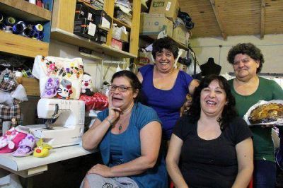 Cerca de 500 emprendedoras de Suburbio Sur recibieron microcr�ditos por 1 mill�n de pesos
