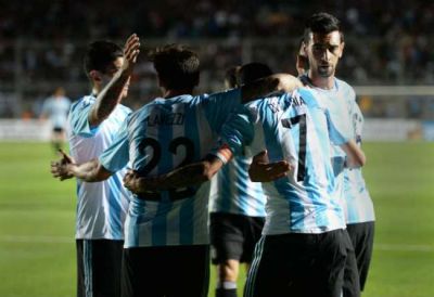 Argentina gan�, gole� y gust� ante Bolivia