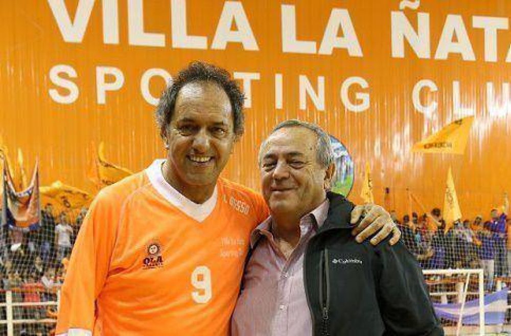 Passo junto a Scioli en Tigre