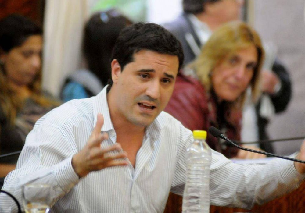 Un marplatense en la definici�n de las listas de la UCR provincial