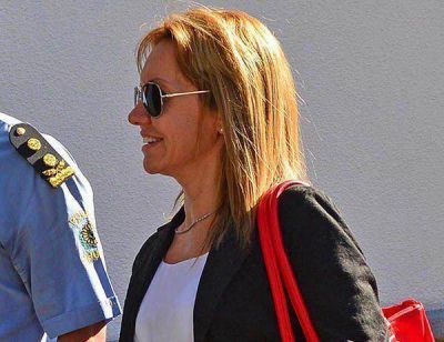 Tiene arresto domiciliario por matar a su marido, pero quiere salir sin custodia