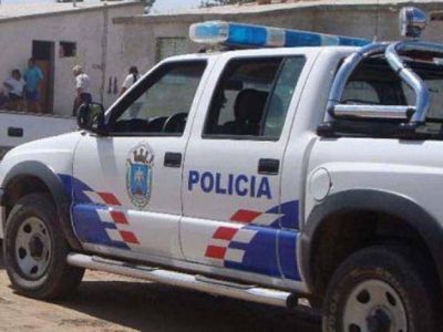 Borracho, se acost� con una mujer al lado de su ex, quien le reproch� y termin� golpeada