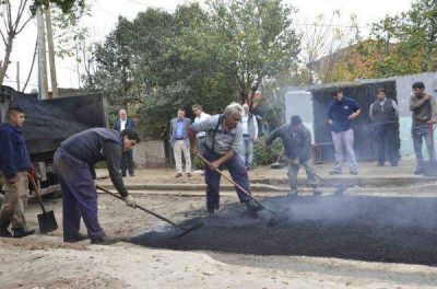 D�az P�rez supervis� obras de pavimentaci�n