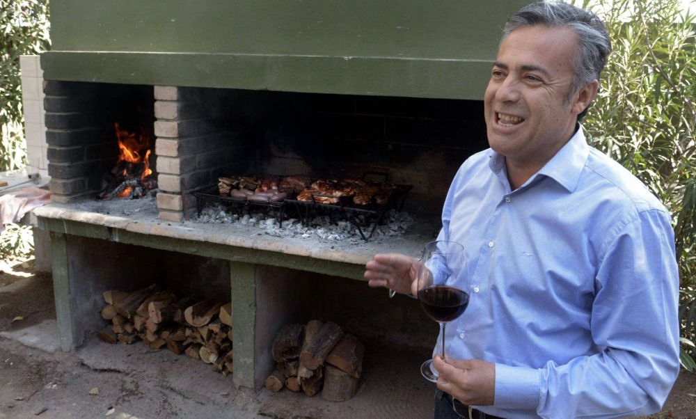 Alfredo Cornejo: �No se la aguantan solos y por eso llamaron a Cristina�