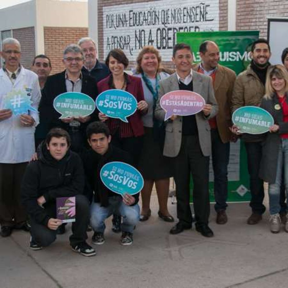 Con gran adhesi�n se desarroll� la semana de la lucha contra el Tabaquismo en la UNLaR