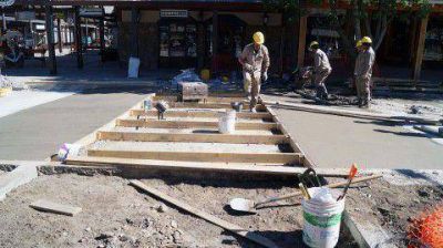 Retoman las obras de cruces a nivel sobre la Av. Arrayanes