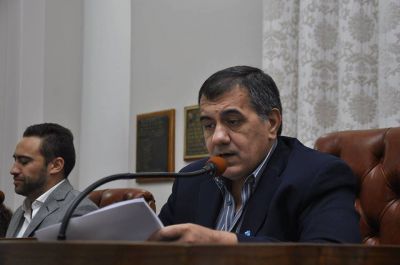 C�ceres ser� candidato a senador por el departamento Paran� 