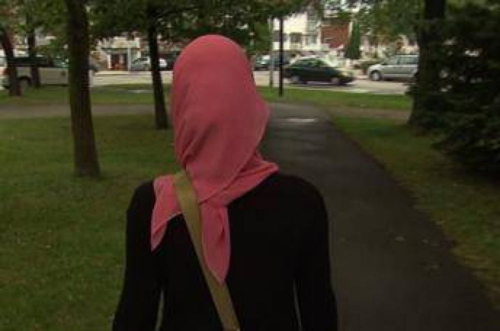 Agreden brutalmente a una musulmana en Londres