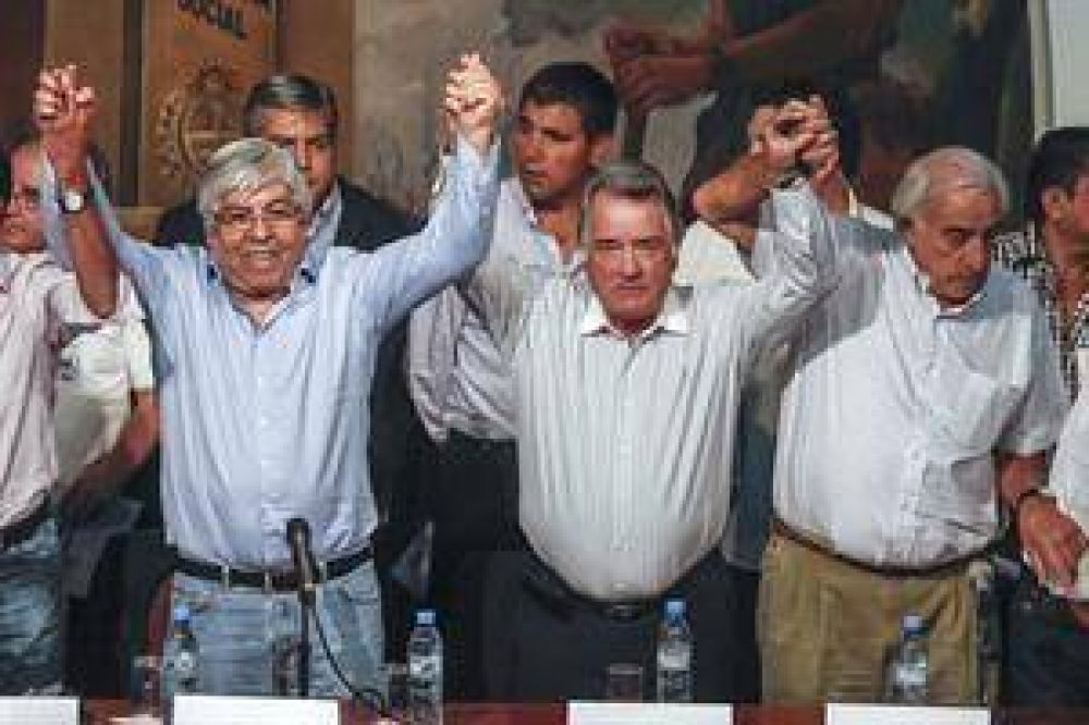 El jefe del gremio de colectiveros ratific� la huelga de ma�ana: 