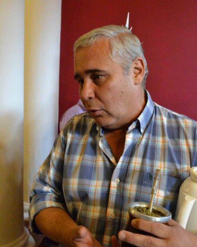 Fabi�n R�os carg� contra gremios y consider� �electoral� la medida