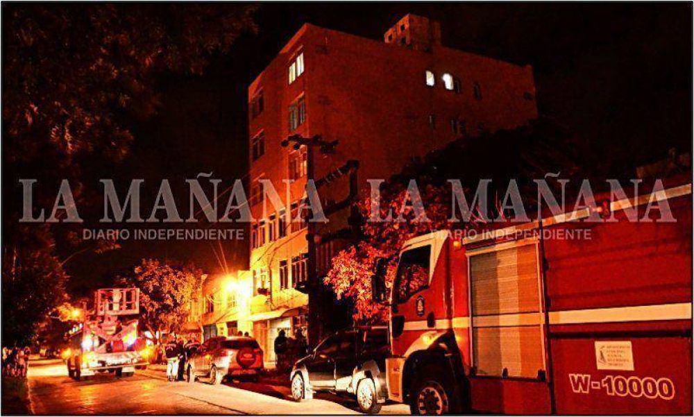 Un joven intent� tirarse de un edificio de 5 pisos en el B� Don Bosco