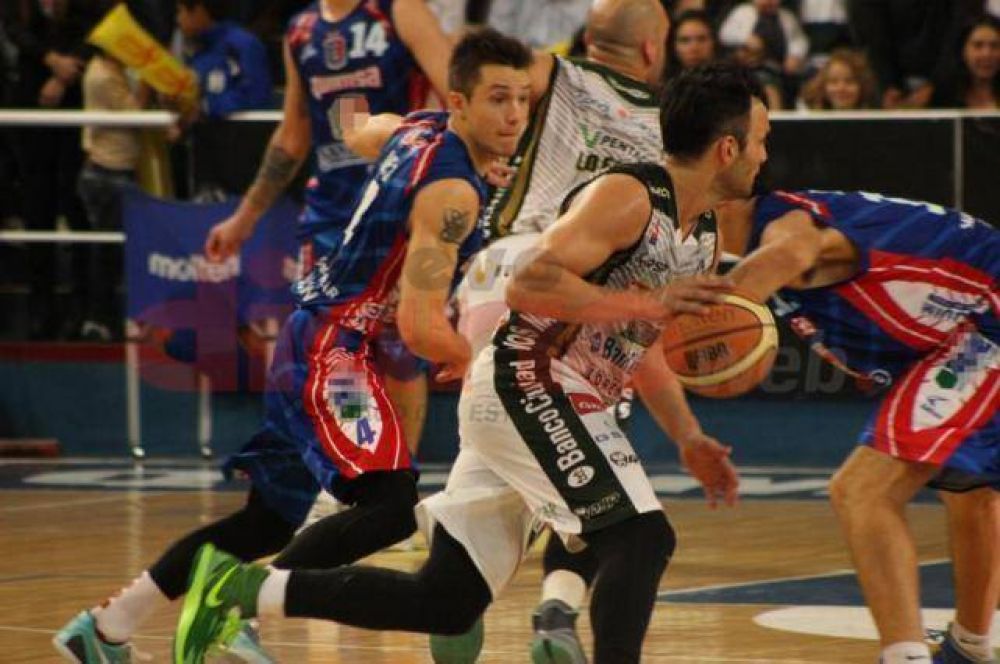 En un partido muy disputado Quimsa no pudo barrer la serie y el mi�rcoles juegan el cuarto 