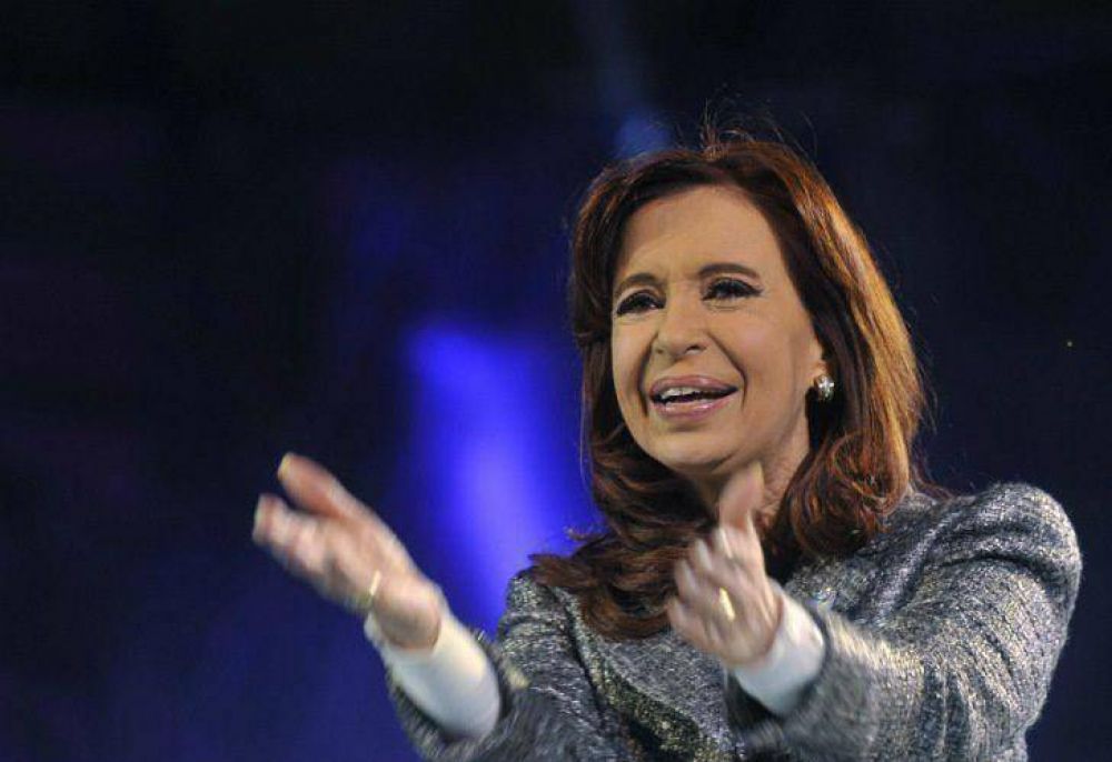 Con una visita a la Expo Mil�n, Cristina sigue con su gira europea