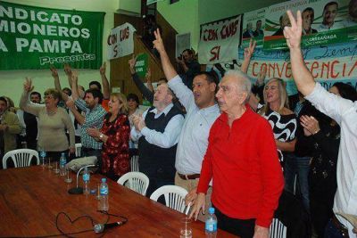 Larra�aga present� su lista de precandidatos con la presencia de Verna y Mar�n