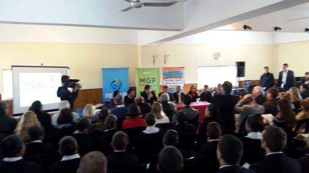 Inauguraron el Primer Taller de Sensibilizaci�n del Programa de Desarme