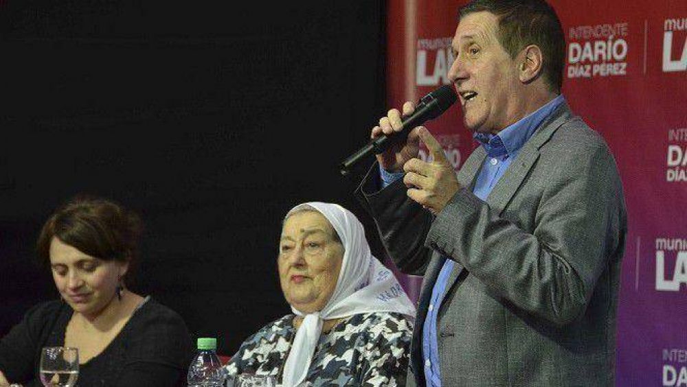 HEBE DE BONAFINI VISIT� LAN�S Y DEJ� SU SELLO DE LUCHADORA REVOLUCIONARIA