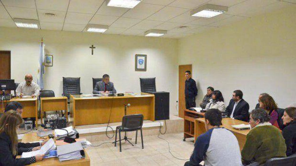 Seis de los sospechosos de integrar la banda de estafadores pasar�n tres meses en prisi�n