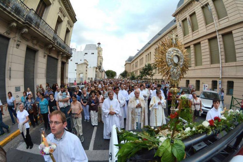 Obispos argentinos celebran Corpus Christi: Llaman a la misión y hacer presente a Jesús Eucaristía