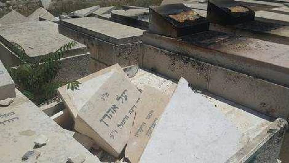 Árabes prendieron fuego tumbas del cementerio Monte de los Olivos en Jerusalem
