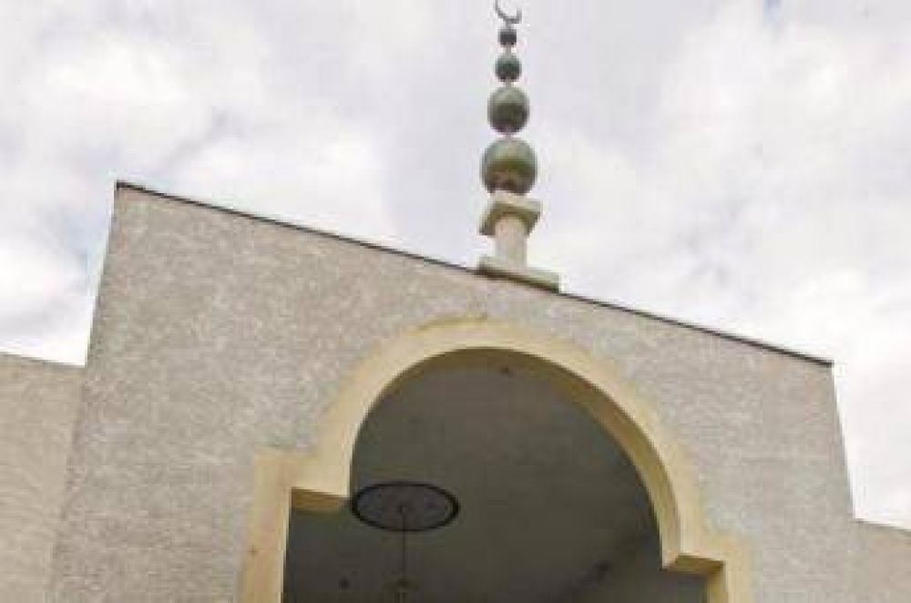 Disparan contra una mezquita en Francia
